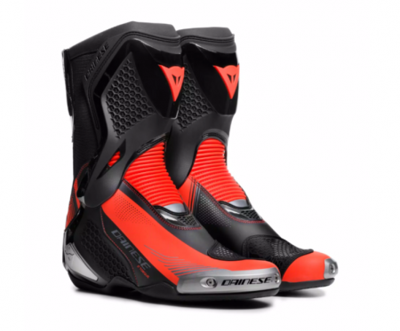 Мотоботы DAINESE TORQUE 4 S BOOTS BLACK/RED-LAVA_1